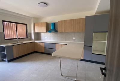 Serviced 3 Bed Apartment with En Suite in Kileleshwa