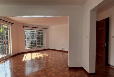 3 Bed Apartment with En Suite in Kilimani