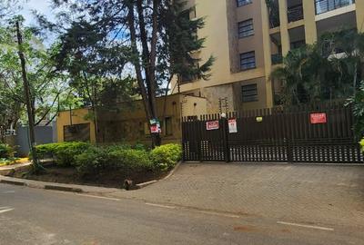 3 Bed Apartment with En Suite at Vihiga Road