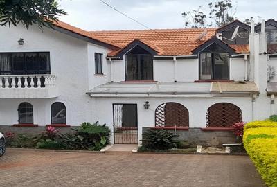 4 Bed Townhouse with En Suite at Nyari