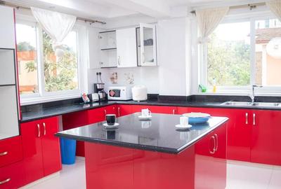 3 Bed Apartment with En Suite in Westlands Area