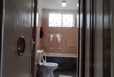 Commercial Property with Service Charge Included in Kilimani - 4