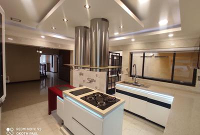5 Bed Townhouse with En Suite in Lavington