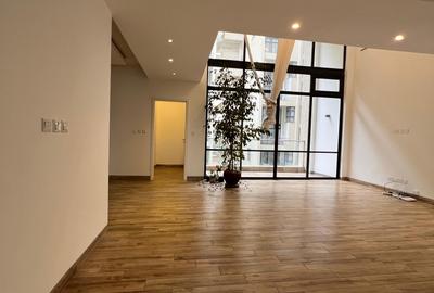 3 Bed Apartment with En Suite in Riverside - 4