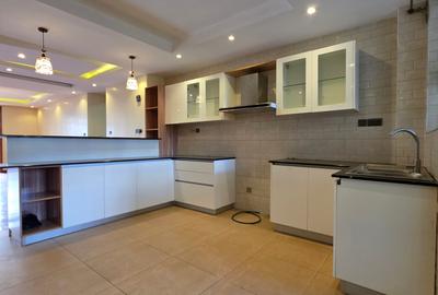 3 Bed Apartment with En Suite in Kileleshwa - 4