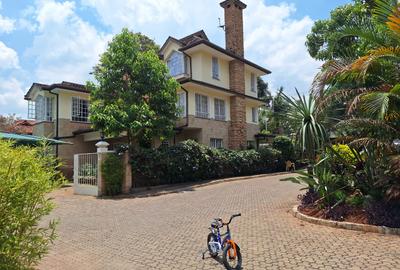 5 Bed Townhouse with En Suite in Lavington