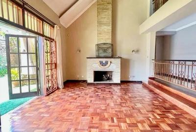 4 Bed Villa with En Suite at Rosslyn Lone Tree - 3