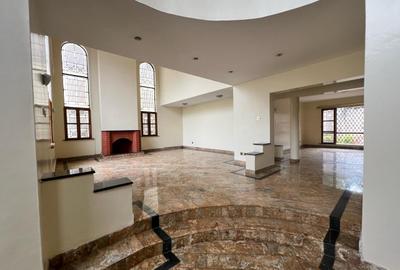 4 Bed Townhouse with En Suite in Spring Valley - 2