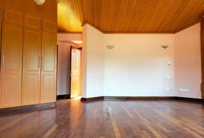 5 Bed House with En Suite in Lower Kabete