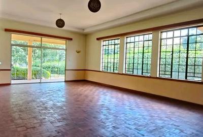 5 Bed House with En Suite in Runda - 3