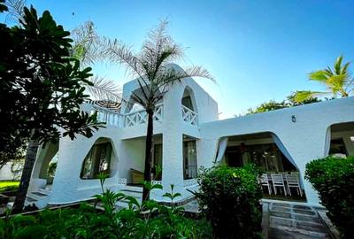 5 Bed Villa with En Suite at Diani