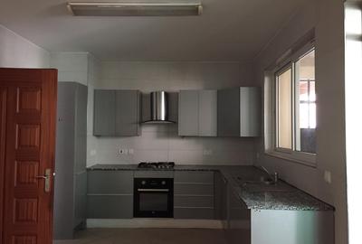 4 Bed Apartment with En Suite in Parklands