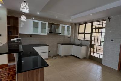 3 Bed Apartment with En Suite at Othaya Road - 4