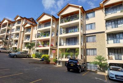 3 Bed Apartment with En Suite at Hundreds Streets