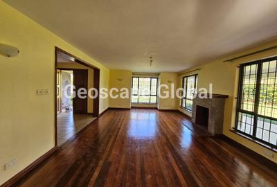 5 Bed House with En Suite in Runda