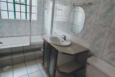 3 Bed Apartment with Parking in Kileleshwa - 4