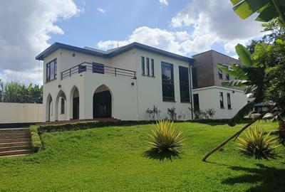 5 Bed House with En Suite at Runda