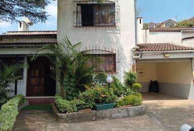 4 Bed Apartment with En Suite in Kilimani