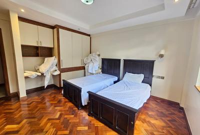 4 Bed Apartment with En Suite in Riverside