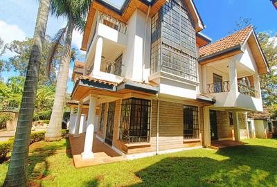 5 Bed House with En Suite in Lavington