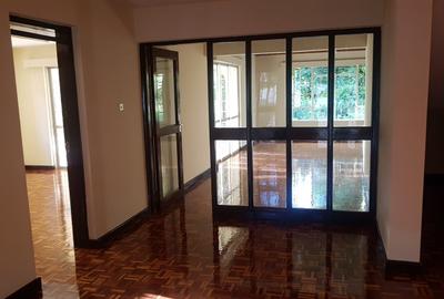 5 Rooms on Half Acre- Standalone Office