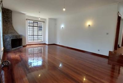 5 Bed Townhouse with En Suite in Westlands Area - 2