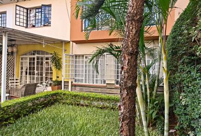 4 Bed Townhouse with En Suite in Langata