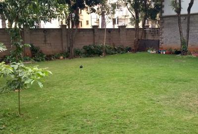 Serviced 3 Bed Apartment with En Suite in Dennis Pritt - 3