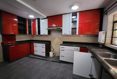 4 Bed Townhouse with En Suite in Lavington