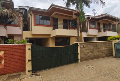 5 Bed Townhouse with En Suite at Lavington Green - 3