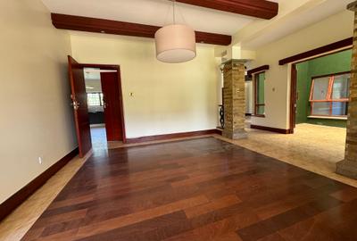 5 Bed Townhouse with En Suite in Runda