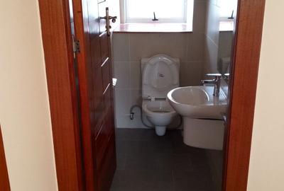 4 Bed Townhouse with En Suite in Kiambu Road - 2