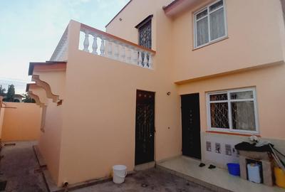 3 Bed House with En Suite at Bombululu