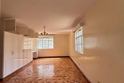 4 Bed Apartment with En Suite in Riara Road