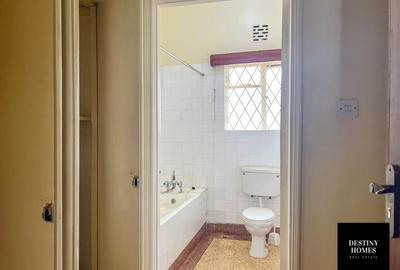 Office with Service Charge Included in Riverside - 4