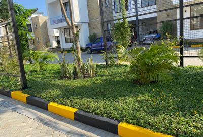 4 Bed Villa with En Suite in Nyali Area - 2