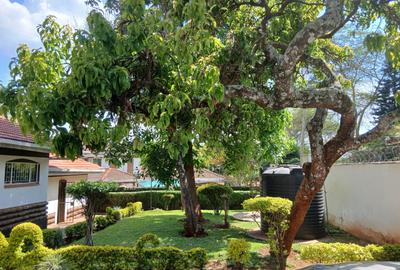 4 Bed Villa with En Suite at Rossylin Lone Tree - 4