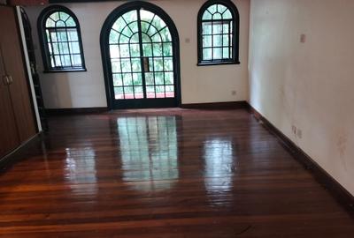 5 Bed Townhouse with En Suite in Riverside - 2