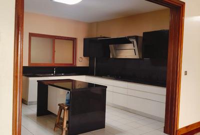 3 Bed Apartment with En Suite at Parklands