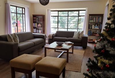 5 Bed Villa with En Suite in Rosslyn - 3