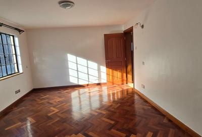 5 Bed Townhouse with En Suite at Lavington Mall - 4