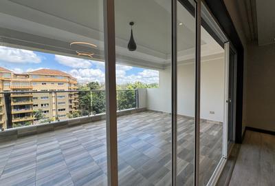 3 Bed Apartment with En Suite in Riverside