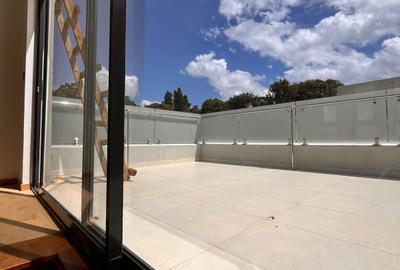 5 Bed Townhouse with En Suite in Lavington