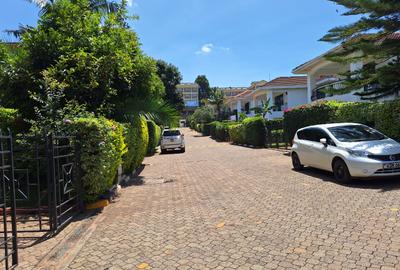 4 Bed Townhouse with En Suite in Westlands Area