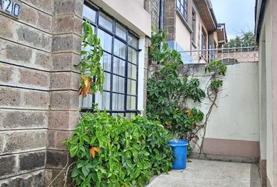 3 Bed House with En Suite in Donholm