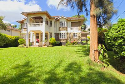 5 Bed Townhouse with En Suite at Olengurueni