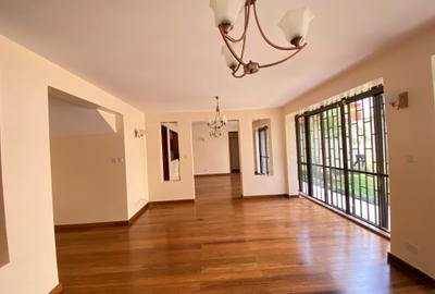 5 Bed Townhouse with En Suite in Lavington