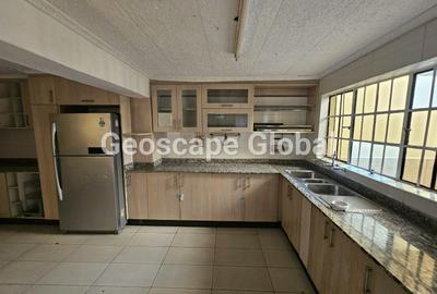 5 Bed House with En Suite in Kitisuru