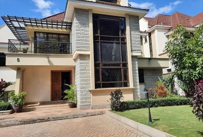 5 Bed Townhouse with En Suite at Lavington