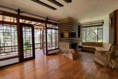 5 Bed House with En Suite in Lake View - 3